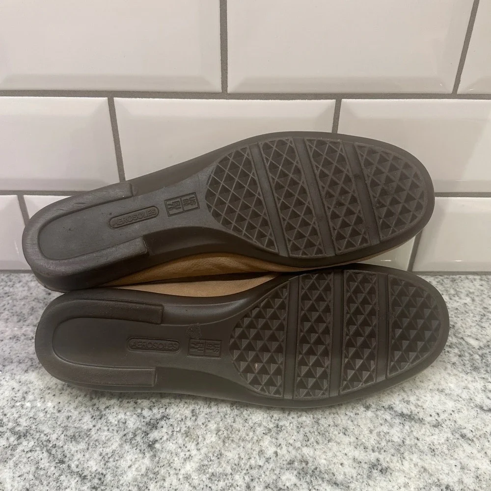 Aerosoles Tan Suede Loafer Flats Women 9.5 M Slip On‎ Metal Buckle Equestrian
